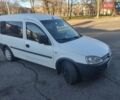 Белый Опель Комбо груз.-пасс., объемом двигателя 1.25 л и пробегом 200 тыс. км за 2450 $, фото 3 на Automoto.ua