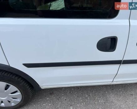 Білий Опель Комбо вант.-пас., об'ємом двигуна 1.2 л та пробігом 268 тис. км за 4300 $, фото 23 на Automoto.ua