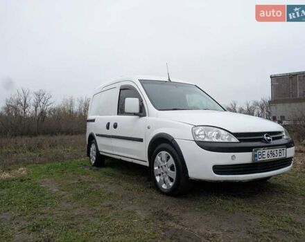 Білий Опель Комбо вант.-пас., об'ємом двигуна 1.25 л та пробігом 326 тис. км за 3500 $, фото 2 на Automoto.ua