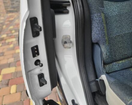 Білий Опель Комбо вант.-пас., об'ємом двигуна 1.2 л та пробігом 323 тис. км за 3750 $, фото 18 на Automoto.ua