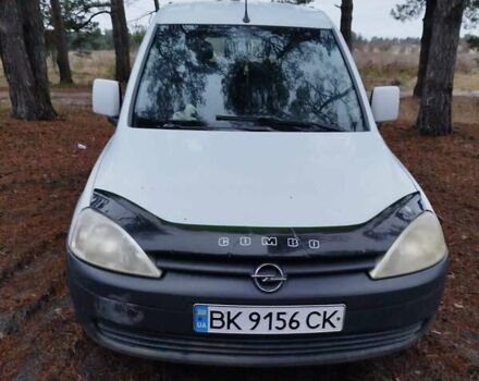 Белый Опель Комбо груз.-пасс., объемом двигателя 1.2 л и пробегом 247 тыс. км за 3300 $, фото 3 на Automoto.ua