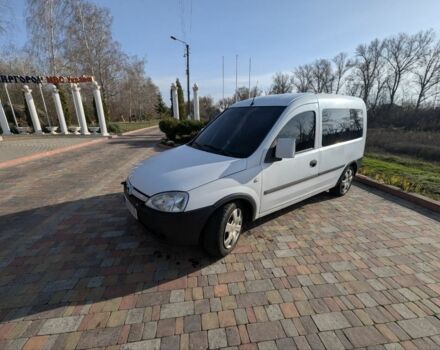 Білий Опель Комбо вант.-пас., об'ємом двигуна 1.2 л та пробігом 395 тис. км за 4000 $, фото 3 на Automoto.ua