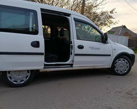 Білий Опель Комбо вант.-пас., об'ємом двигуна 1.3 л та пробігом 268 тис. км за 4500 $, фото 24 на Automoto.ua