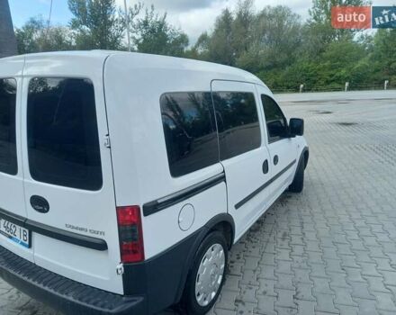 Белый Опель Комбо груз.-пасс., объемом двигателя 1.25 л и пробегом 220 тыс. км за 4999 $, фото 5 на Automoto.ua
