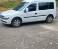 Белый Опель Комбо груз.-пасс., объемом двигателя 1.6 л и пробегом 300 тыс. км за 4100 $, фото 1 на Automoto.ua