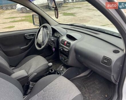 Білий Опель Комбо вант.-пас., об'ємом двигуна 1.2 л та пробігом 268 тис. км за 4300 $, фото 30 на Automoto.ua