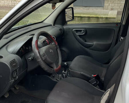 Білий Опель Комбо вант.-пас., об'ємом двигуна 1.25 л та пробігом 365 тис. км за 4000 $, фото 15 на Automoto.ua