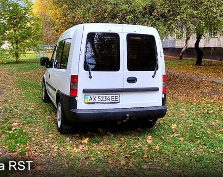 Белый Опель Комбо груз.-пасс., объемом двигателя 1.6 л и пробегом 270 тыс. км за 4800 $, фото 2 на Automoto.ua