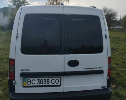 Белый Опель Комбо груз.-пасс., объемом двигателя 1.7 л и пробегом 245 тыс. км за 4177 $, фото 2 на Automoto.ua