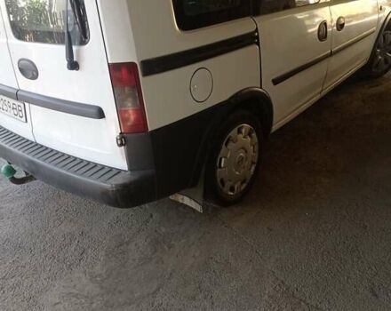 Белый Опель Комбо груз.-пасс., объемом двигателя 1.2 л и пробегом 350 тыс. км за 3800 $, фото 6 на Automoto.ua