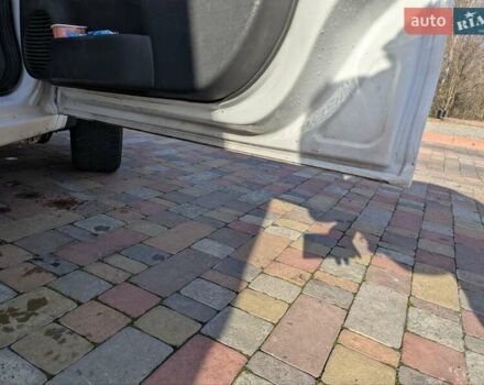 Белый Опель Комбо груз.-пасс., объемом двигателя 1.25 л и пробегом 395 тыс. км за 4000 $, фото 12 на Automoto.ua