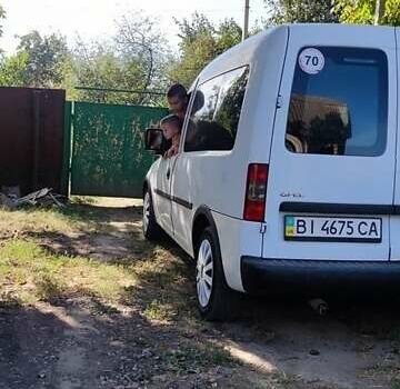 Белый Опель Комбо груз.-пасс., объемом двигателя 1.2 л и пробегом 254 тыс. км за 4150 $, фото 9 на Automoto.ua