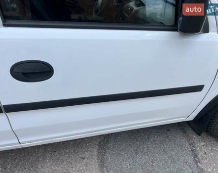 Білий Опель Комбо вант.-пас., об'ємом двигуна 1.2 л та пробігом 268 тис. км за 4300 $, фото 24 на Automoto.ua