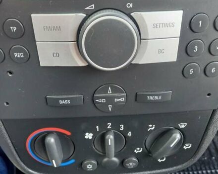 Белый Опель Комбо груз.-пасс., объемом двигателя 1.25 л и пробегом 220 тыс. км за 4999 $, фото 2 на Automoto.ua