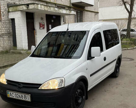 Білий Опель Комбо вант.-пас., об'ємом двигуна 1.25 л та пробігом 365 тис. км за 4000 $, фото 4 на Automoto.ua