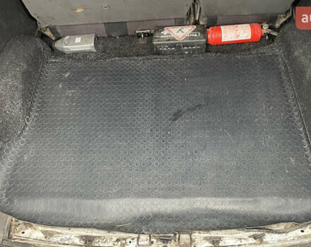 Білий Опель Комбо вант.-пас., об'ємом двигуна 1.25 л та пробігом 365 тис. км за 4000 $, фото 28 на Automoto.ua