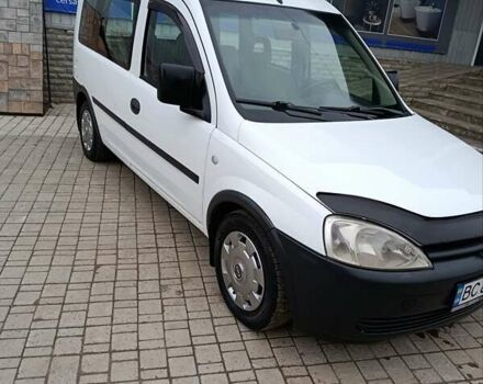 Білий Опель Комбо вант.-пас., об'ємом двигуна 1.25 л та пробігом 228 тис. км за 2999 $, фото 3 на Automoto.ua