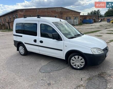 Білий Опель Комбо вант.-пас., об'ємом двигуна 1.2 л та пробігом 268 тис. км за 4300 $, фото 1 на Automoto.ua