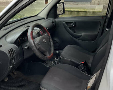 Білий Опель Комбо вант.-пас., об'ємом двигуна 1.25 л та пробігом 365 тис. км за 4000 $, фото 17 на Automoto.ua