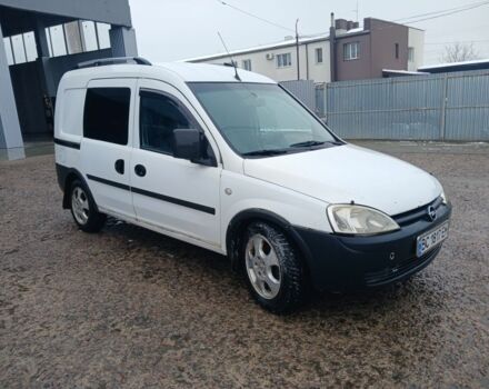 Белый Опель Комбо груз.-пасс., объемом двигателя 1.7 л и пробегом 285 тыс. км за 3300 $, фото 1 на Automoto.ua