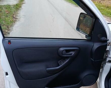 Білий Опель Комбо вант.-пас., об'ємом двигуна 1.3 л та пробігом 268 тис. км за 4500 $, фото 5 на Automoto.ua