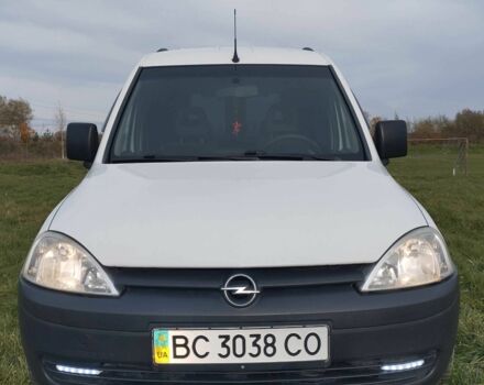 Белый Опель Комбо груз.-пасс., объемом двигателя 1.7 л и пробегом 245 тыс. км за 4177 $, фото 8 на Automoto.ua