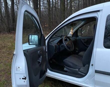 Белый Опель Комбо груз.-пасс., объемом двигателя 1.3 л и пробегом 426 тыс. км за 4200 $, фото 8 на Automoto.ua