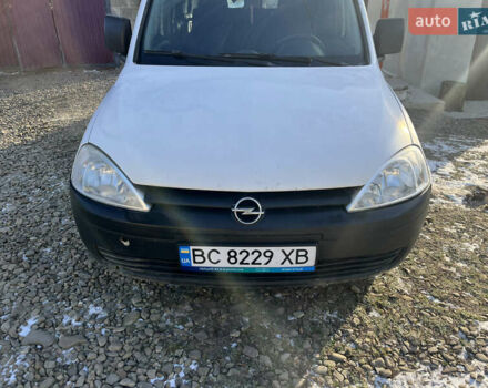 Білий Опель Комбо вант.-пас., об'ємом двигуна 1.3 л та пробігом 300 тис. км за 2750 $, фото 7 на Automoto.ua