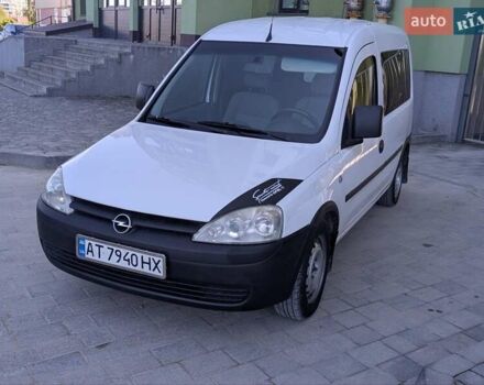 Белый Опель Комбо груз.-пасс., объемом двигателя 1.25 л и пробегом 280 тыс. км за 2999 $, фото 11 на Automoto.ua