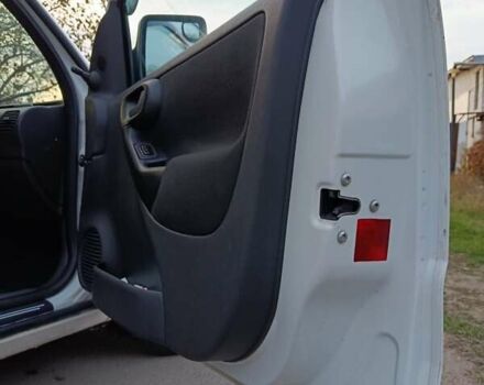 Білий Опель Комбо вант.-пас., об'ємом двигуна 1.3 л та пробігом 268 тис. км за 4500 $, фото 33 на Automoto.ua