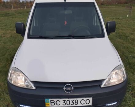 Белый Опель Комбо груз.-пасс., объемом двигателя 1.7 л и пробегом 245 тыс. км за 4177 $, фото 9 на Automoto.ua