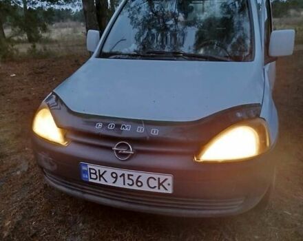 Белый Опель Комбо груз.-пасс., объемом двигателя 1.2 л и пробегом 247 тыс. км за 3300 $, фото 4 на Automoto.ua