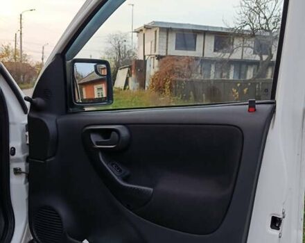 Білий Опель Комбо вант.-пас., об'ємом двигуна 1.3 л та пробігом 268 тис. км за 4500 $, фото 11 на Automoto.ua