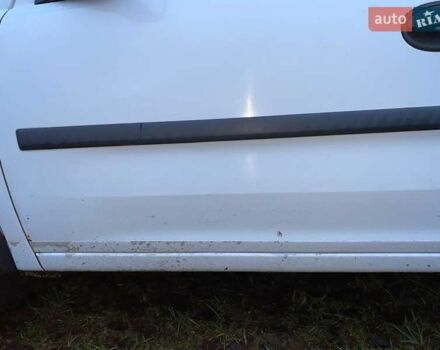 Белый Опель Комбо груз.-пасс., объемом двигателя 1.3 л и пробегом 426 тыс. км за 4200 $, фото 5 на Automoto.ua