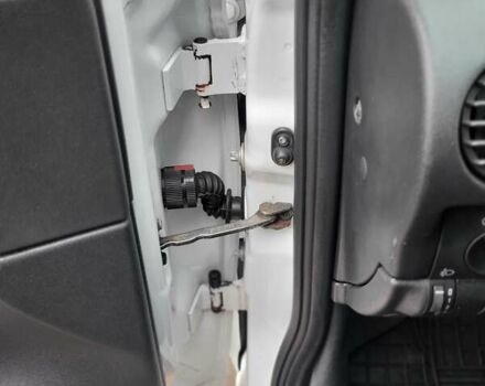 Білий Опель Комбо вант.-пас., об'ємом двигуна 1.3 л та пробігом 323 тис. км за 3750 $, фото 19 на Automoto.ua