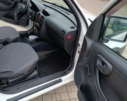 Білий Опель Комбо вант.-пас., об'ємом двигуна 1.25 л та пробігом 228 тис. км за 2999 $, фото 15 на Automoto.ua