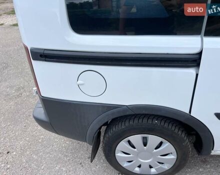 Білий Опель Комбо вант.-пас., об'ємом двигуна 1.2 л та пробігом 268 тис. км за 4300 $, фото 22 на Automoto.ua