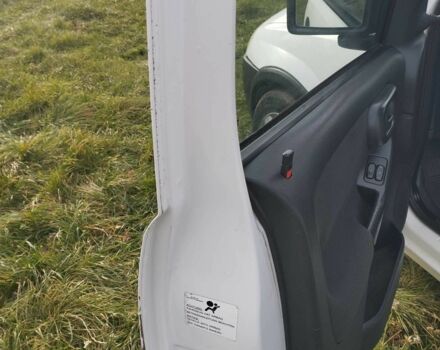 Белый Опель Комбо груз.-пасс., объемом двигателя 1.7 л и пробегом 245 тыс. км за 4177 $, фото 4 на Automoto.ua