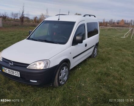 Белый Опель Комбо груз.-пасс., объемом двигателя 1.7 л и пробегом 245 тыс. км за 4177 $, фото 7 на Automoto.ua