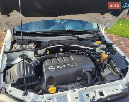 Білий Опель Комбо вант.-пас., об'ємом двигуна 1.3 л та пробігом 323 тис. км за 3750 $, фото 4 на Automoto.ua