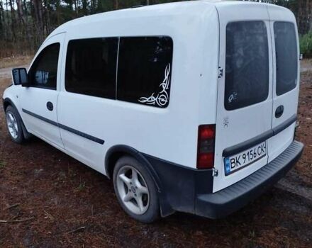 Белый Опель Комбо груз.-пасс., объемом двигателя 1.2 л и пробегом 247 тыс. км за 3300 $, фото 6 на Automoto.ua