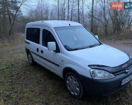 Белый Опель Комбо груз.-пасс., объемом двигателя 1.3 л и пробегом 426 тыс. км за 4200 $, фото 15 на Automoto.ua