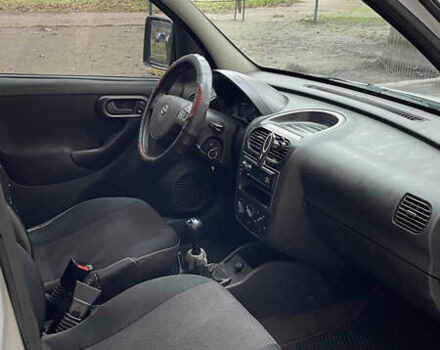 Білий Опель Комбо вант.-пас., об'ємом двигуна 1.25 л та пробігом 365 тис. км за 4000 $, фото 21 на Automoto.ua