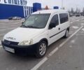 Белый Опель Комбо груз.-пасс., объемом двигателя 1.2 л и пробегом 300 тыс. км за 3000 $, фото 5 на Automoto.ua