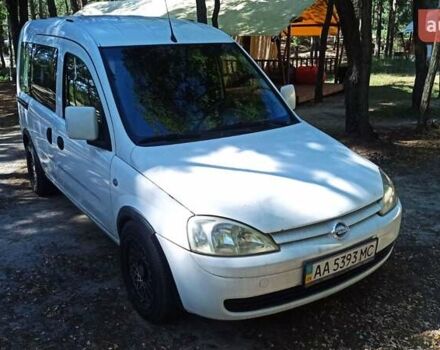 Білий Опель Комбо вант.-пас., об'ємом двигуна 1.7 л та пробігом 385 тис. км за 4700 $, фото 3 на Automoto.ua