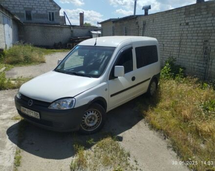 Белый Опель Комбо груз.-пасс., объемом двигателя 0 л и пробегом 273 тыс. км за 4200 $, фото 1 на Automoto.ua
