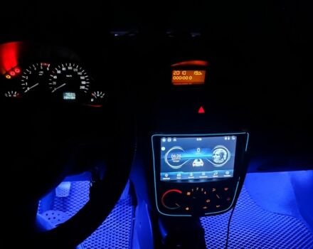 Білий Опель Комбо вант.-пас., об'ємом двигуна 1.2 л та пробігом 284 тис. км за 4600 $, фото 6 на Automoto.ua