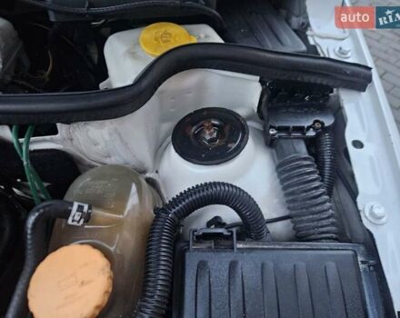 Білий Опель Комбо вант.-пас., об'ємом двигуна 1.25 л та пробігом 373 тис. км за 3600 $, фото 34 на Automoto.ua