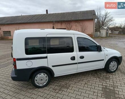 Белый Опель Комбо груз.-пасс., объемом двигателя 1.25 л и пробегом 286 тыс. км за 3500 $, фото 16 на Automoto.ua