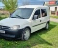 Белый Опель Комбо груз.-пасс., объемом двигателя 1.3 л и пробегом 170 тыс. км за 2800 $, фото 1 на Automoto.ua